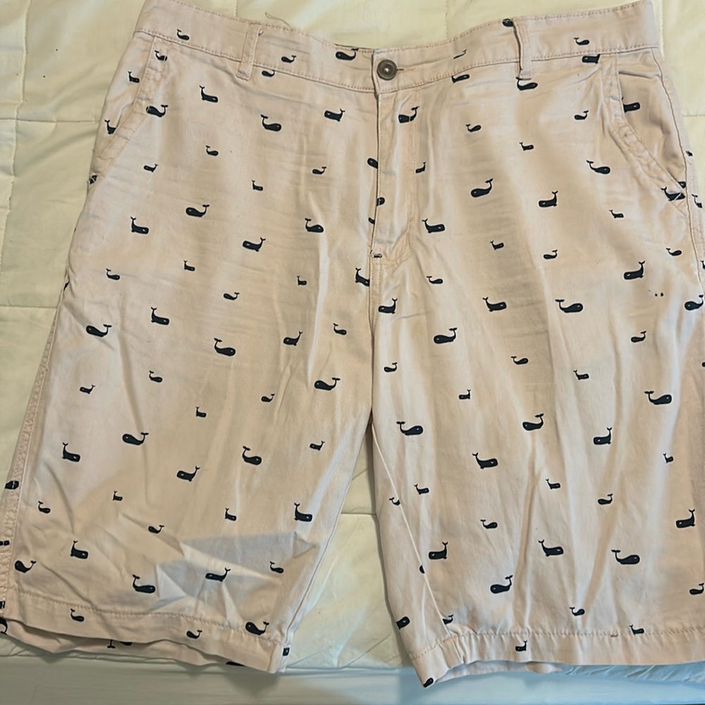 Men’s size 36 waist, pink shorts with navy blue whales. By Company 81
